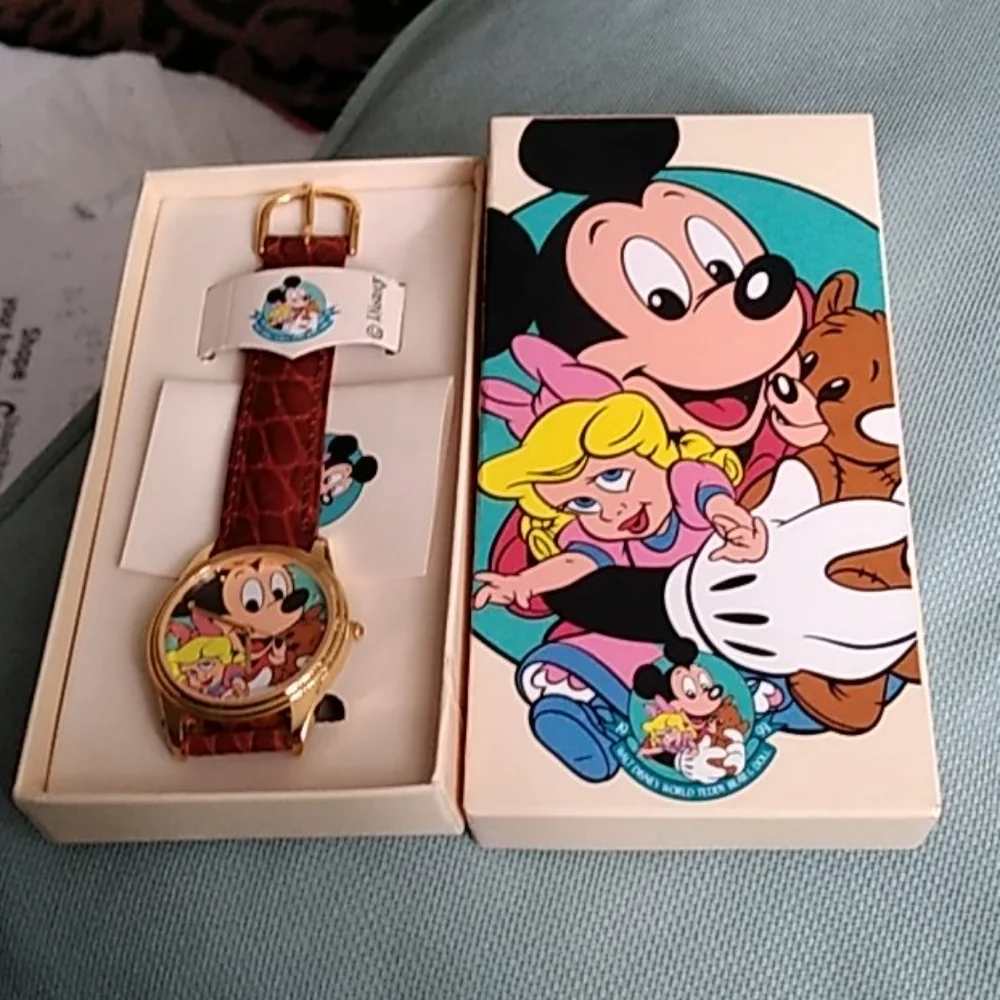 DISNEY LIMITED EDITION WATCH - Picture 6 of 6